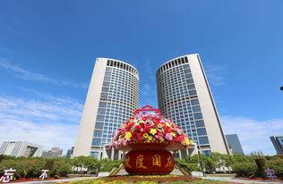 朝阳天空成惊艳